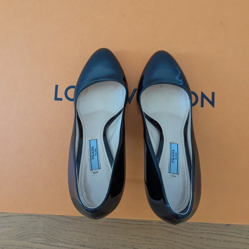 Prada Patent Heels. Excellent Condition. US size 7.5. EU size 38. - Picture 3 of 8